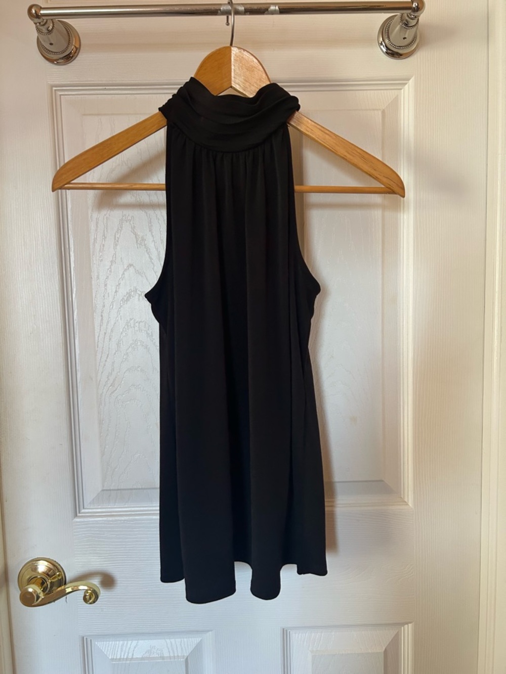 Adrianna Papell Black Sleeveless Mock-Neck Swing Top